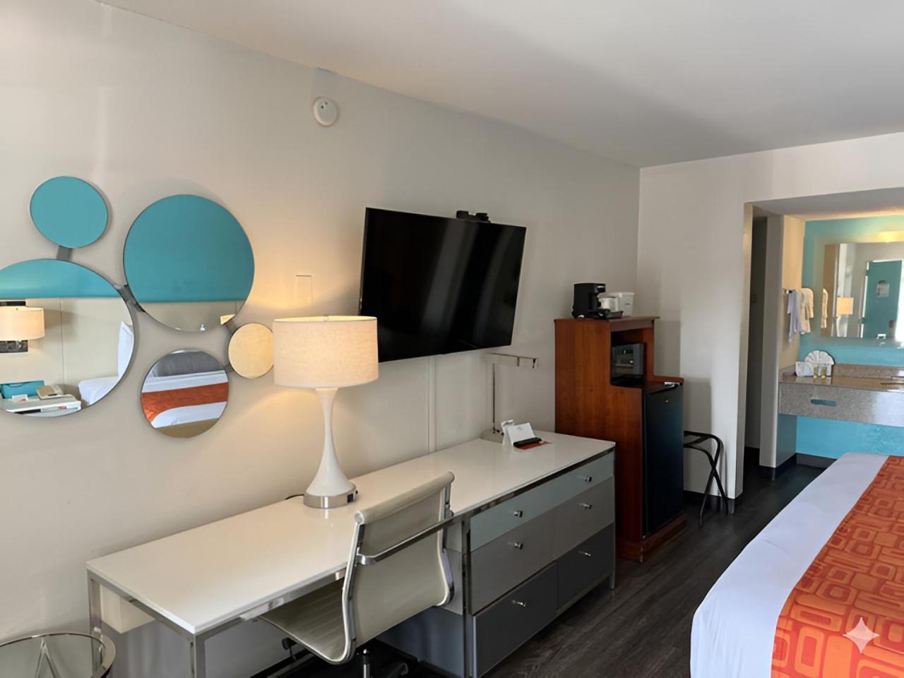 Double Room with Two Double Beds - Non-Smoking